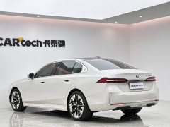 BMW 5 Series 530Li Luxury Edition Premium Package - ფოტო 3