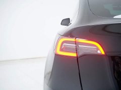 Tesla Model Y Standard Range RWD - ფოტო 13