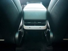 Tesla Model Y Standard Range RWD - ფოტო 20