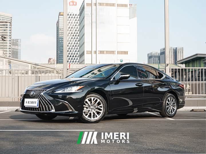 Lexus ES 300h Excellence Edition