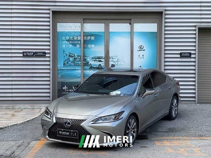 Lexus ES 300h Premium Edition