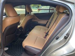 Lexus ES 300h Premium Edition - ფოტო 18