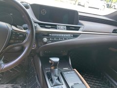 Lexus ES 300h Premium Edition - ფოტო 6