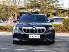 BMW 5 Series 530Li Luxury M Sport Package - ფოტო 2