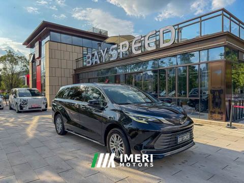 2022 Toyota Sienna 2.5L Hybrid Luxury