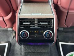 Land Rover Range Rover 3.0 L6 400PS Genesis Extended Wheelbase - ფოტო 11