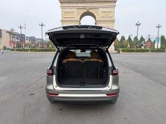 Li Auto ONE Extended Range 6-Seater - ფოტო 12