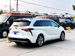 Toyota Sienna 2.5L Hybrid Premium Edition - ფოტო 4