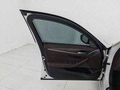 BMW 5 Series 530Li Luxury Edition Premium Package - ფოტო 17