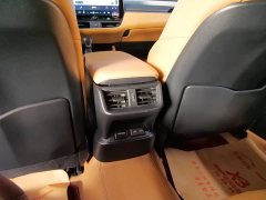 Lexus ES 200 Premium Edition - ფოტო 12