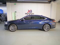 Lexus ES 200 Premium Edition - ფოტო 4
