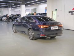 Lexus ES 200 Premium Edition - ფოტო 5