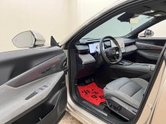Lynk & Co Geely Lynk & Co 08 EM-P 2023 120km Extended Range Halo - ფოტო 15