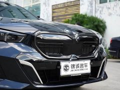 BMW 5 Series 525Li M Sport Package - ფოტო 11