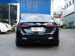 BMW 5 Series 525Li M Sport Package - ფოტო 8