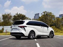 Toyota Sienna 2021 2.5L Hybrid Platinum Edition - ფოტო 6