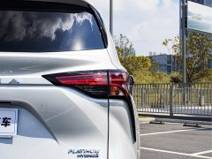 Toyota Sienna 2021 2.5L Hybrid Platinum Edition - ფოტო 9