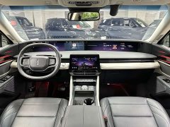 Lincoln Navigator 2.0T AWD Prestige - ფოტო 14