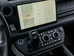 Land Rover Defender 130 3.0T P400 HSE - ფოტო 19