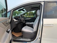 Buick GL8 Luzun Respect Edition - ფოტო 5