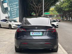 Tesla Model Y Rear-Wheel Drive - ფოტო 4
