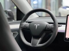 Tesla Model Y Rear-Wheel Drive - ფოტო 8