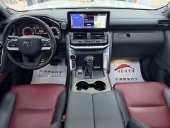 Toyota Land Cruiser (Imported) LC300 3.5T VX-R Emperor Edition - ფოტო 10