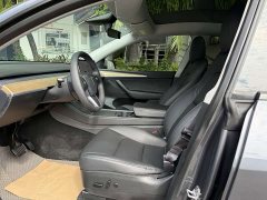 Tesla Model Y Standard Range RWD - ფოტო 11