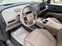 Li Auto i8 Standard Edition - ფოტო 10