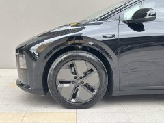 Li Auto i8 Standard Edition - ფოტო 5