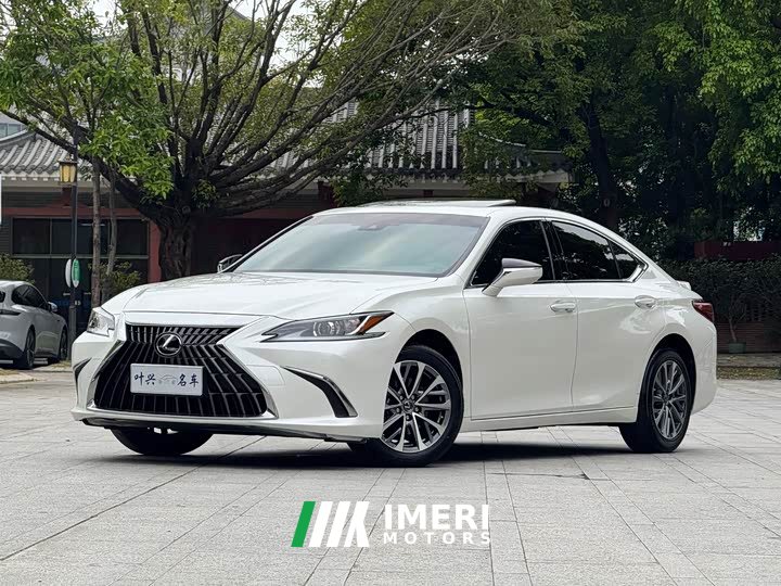 Lexus ES 200 Excellence Edition