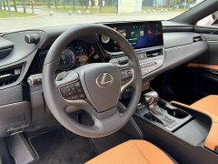 Lexus ES 200 Excellence Edition - ფოტო 12