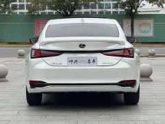 Lexus ES 200 Excellence Edition - ფოტო 14