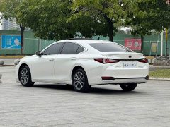 Lexus ES 200 Excellence Edition - ფოტო 15