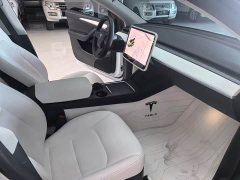 Tesla Model Y Long Range All-Wheel Drive - ფოტო 12