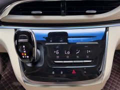 Buick GL8 2023 Facelift Land Executive Cabin Luxury - ფოტო 9