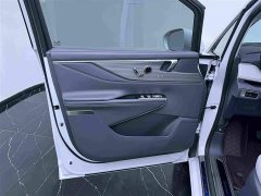 Buick GL8 Luxe Smart Comfort Edition - ფოტო 12