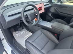 Tesla Model Y Rear-Wheel Drive - ფოტო 10