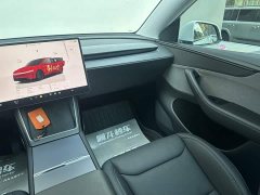 Tesla Model Y Rear-Wheel Drive - ფოტო 8