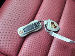 Porsche 2024 Taycan 4 Cross Turismo - ფოტო 8