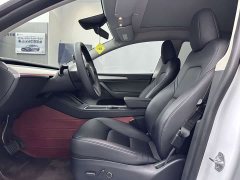 Tesla Model Y Rear-Wheel Drive - ფოტო 10