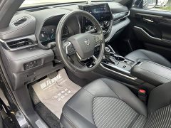Toyota Crown Land Cruiser Crown Venza 2022 2.5L HEV AWD Premium - ფოტო 9