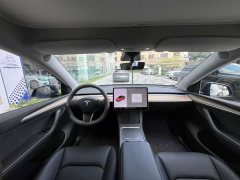 Tesla Model Y Long Range All-Wheel Drive - ფოტო 9
