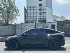 Tesla Model Y Standard Range RWD - ფოტო 3