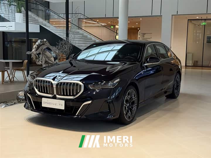 BMW 5 Series 530Li Luxury M Sport Package - автомобиль из Китая
