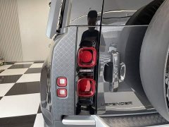 Land Rover Defender 110 3.0T P400 Dark Edition - ფოტო 10