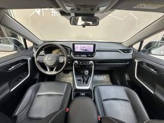 Toyota RAV4 2.0L CVT FWD 20th Anniversary Platinum Edition - ფოტო 5