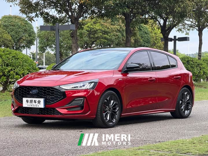 Ford Focus Hatchback EcoBoost 180 Automatic ST Line - ავტომობილი ჩინეთიდან