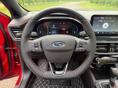 Ford Focus Hatchback EcoBoost 180 Automatic ST Line - ფოტო 17