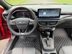 Ford Focus Hatchback EcoBoost 180 Automatic ST Line - ფოტო 19